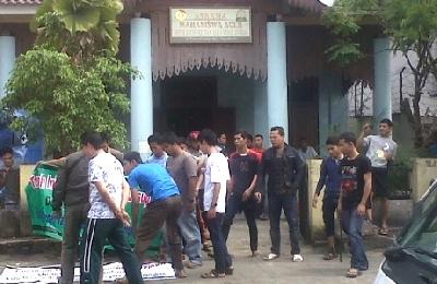 Massa Ormas Segel Asrama Mahasiswa Aceh di Yogyakarta
