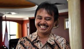 Roy Suryo Buka Acara Merajut Indonesia
