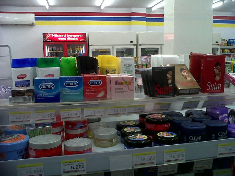 Kondom Dijual Bebas, Warga Mengaku Resah – sumberpost.com