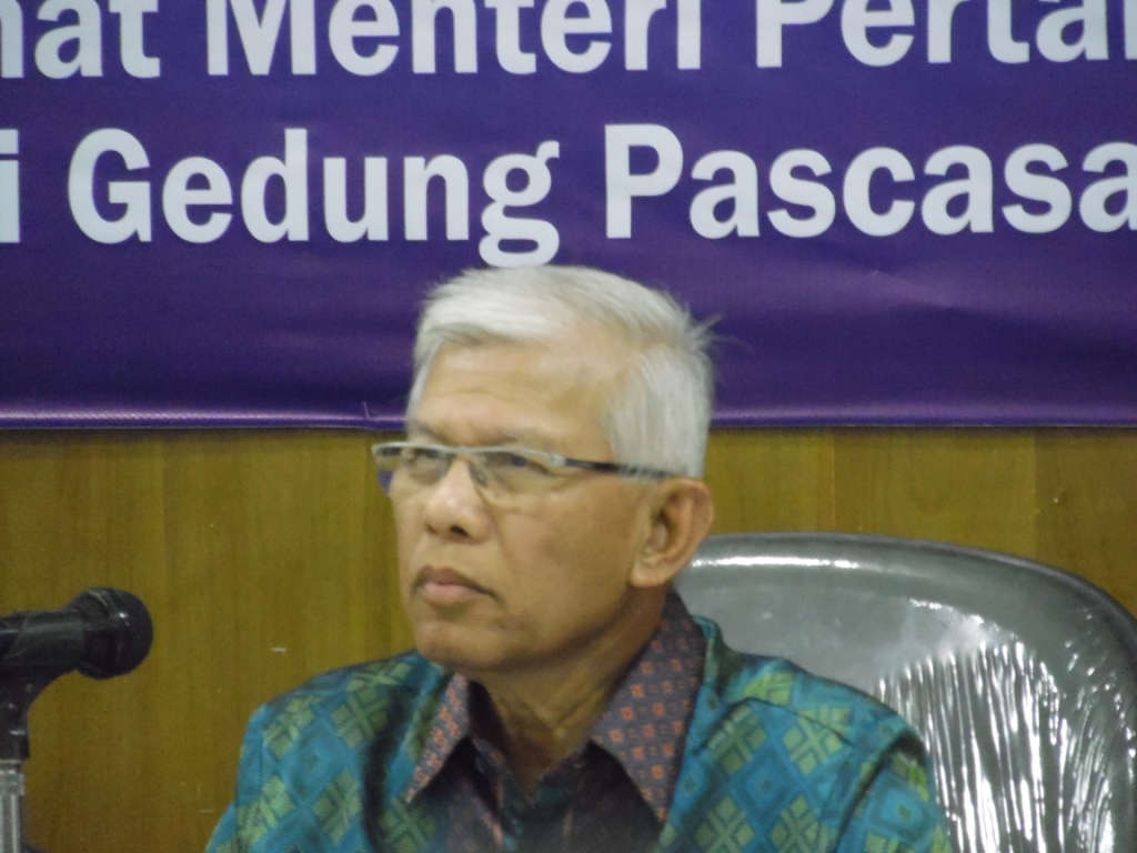 Adnan Ganto Diskusikan Bank Aceh Syariah