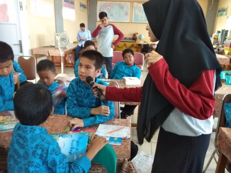 Cerita di Balik Library Goes to School FIM Aceh