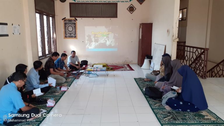 IPAU Latih Pemuda Aceh Menulis Kreatif