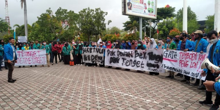 Aliansi Mahasiswa Aceh Gelar Demo Pertanyakan Kinerja Plt Gubernur