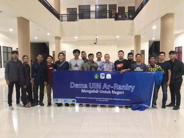 Warek III Lepas Mahasiswa DEMA UIN Ar-Raniry Baksos ke Aceh Timur