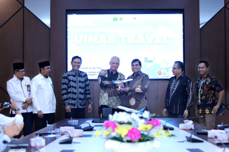 Rektor UIN Ar-Raniry Launching UINAR Travel