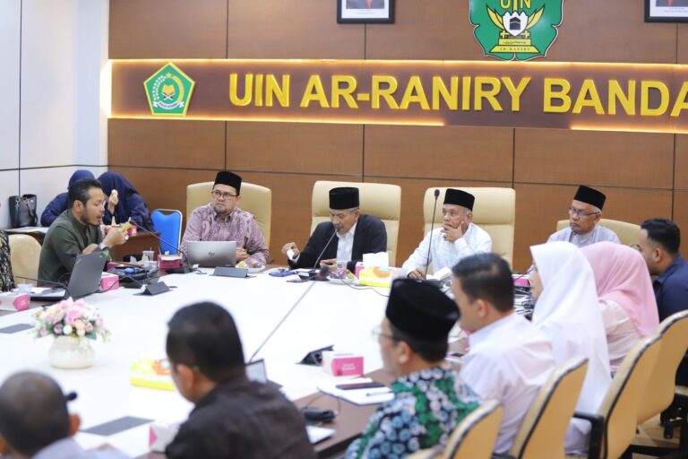 UIN Ar-Raniry Gelar FGD Bahas Penguatan Ekonomi dan Keuangan Syariah di Aceh