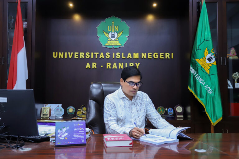 Rektor UIN Ar-Raniry Intruksikan Dosen Hentikan Perkuliahan Jelang Azan Berkumandang