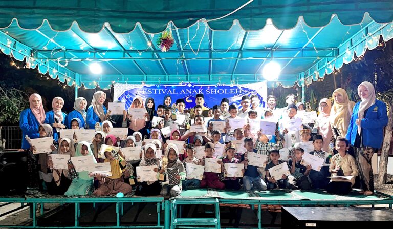 Mahasiswa KPM Lampaseh Kota Sukses Gelar Festival Anak Sholeh 2024