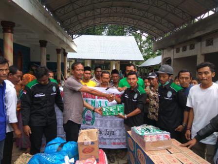 Alumni MAN 1 Sigli Salurkan Bantuan Korban Gempa