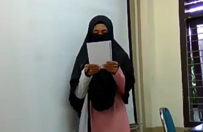 Mahasiswa Bercadar UIN Aceh Balas Puisi Sukmawati