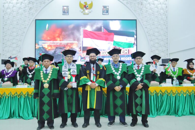 Mahasiswa Palestina Raih Gelar Magister di UIN Ar-Raniry, Rektor Serukan Dukungan Melalui Doa