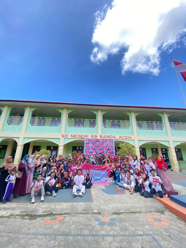 CIMB Niaga Serentak Adakan Kejar Mimpi Goes to School di 35 Sekolah Indonesia