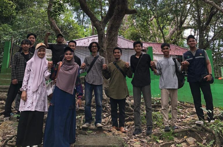 Mahasiswa UIN dan USK Gelar Petualangan Budaya dan Sejarah, Ziarah ke Makam Syekh Hamzah Al-Fansuri