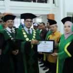 Sosok Cut Rahmah, Menjemput Gelar Impiannya dengan Air Mata di Sertai Doa