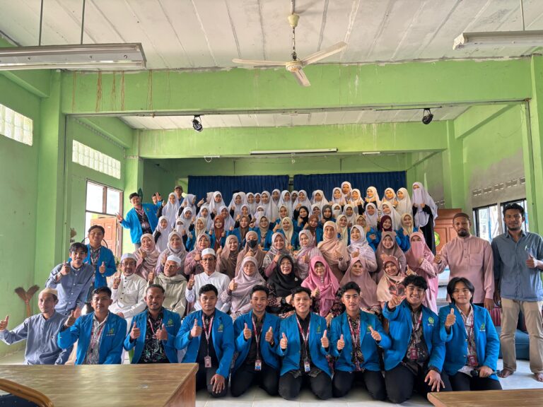 28 Mahasiswa  FAH UIN Ar-Raniry Ikuti KPM di Thailand