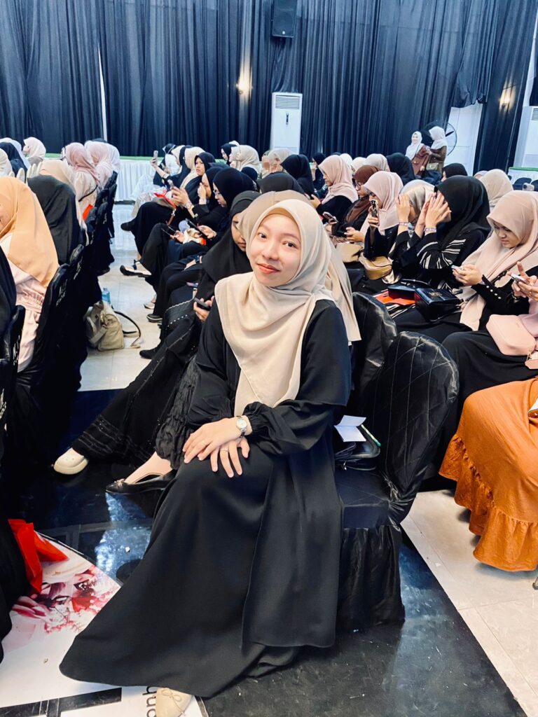 Jangan Salahkan Cermin yang Retak!