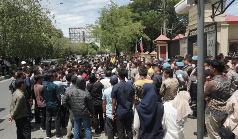 Gerakan Solidaritas Rakyat Aceh Tuntut Keadilan Ojol dilindas Rantis