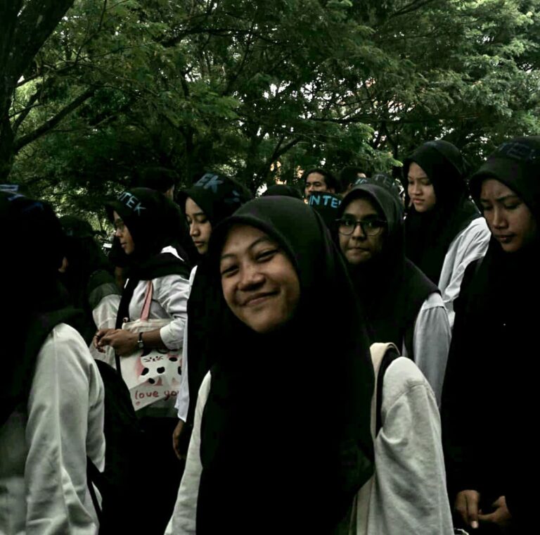 Euforia Dalam Sunyi Ala Agis