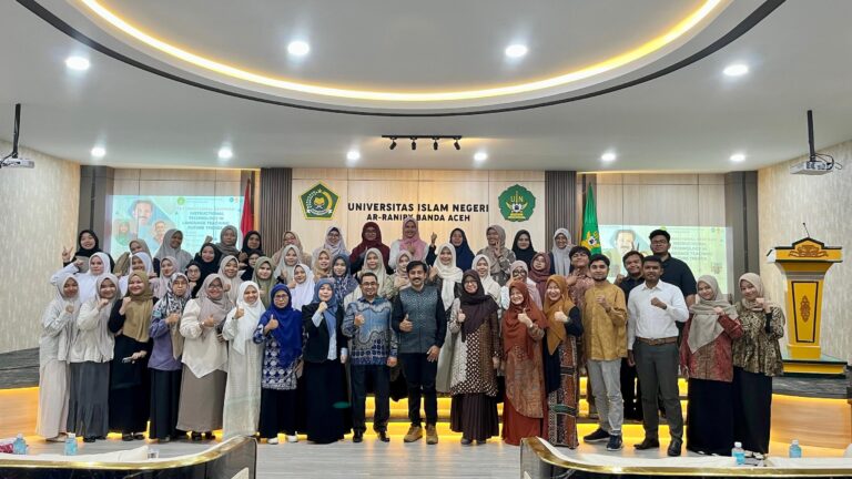 PBI UIN Ar-Raniry Angkat Isu Teknologi Pembelajaran dalam Seminar Internasional 2025
