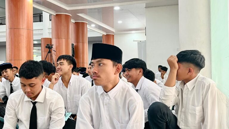 Langkah Sunyi Sosok Sultan di Tengah Riuh PBAK UIN Ar-Raniry 2025