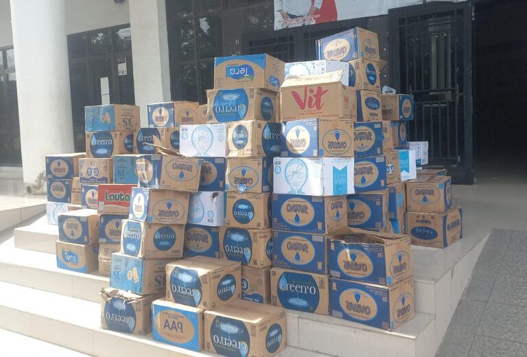 Air Kotak Hasil Donasi untuk Aksi Demo Kini Berada di PKM UIN Ar- Raniry