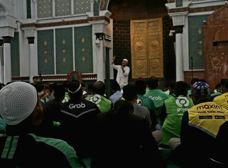 Ratusan Ojol Aceh Salat Gaib hingga Galang Donasi untuk Almarhum Affan Kurniawan