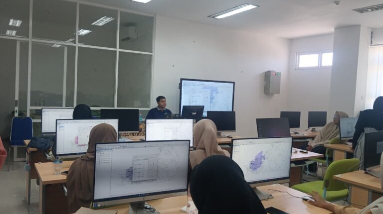 HIMABIOS Selenggarakan Pelatihan ArcGIS untuk Tingkatkan Keterampilan Mahasiswa Biologi