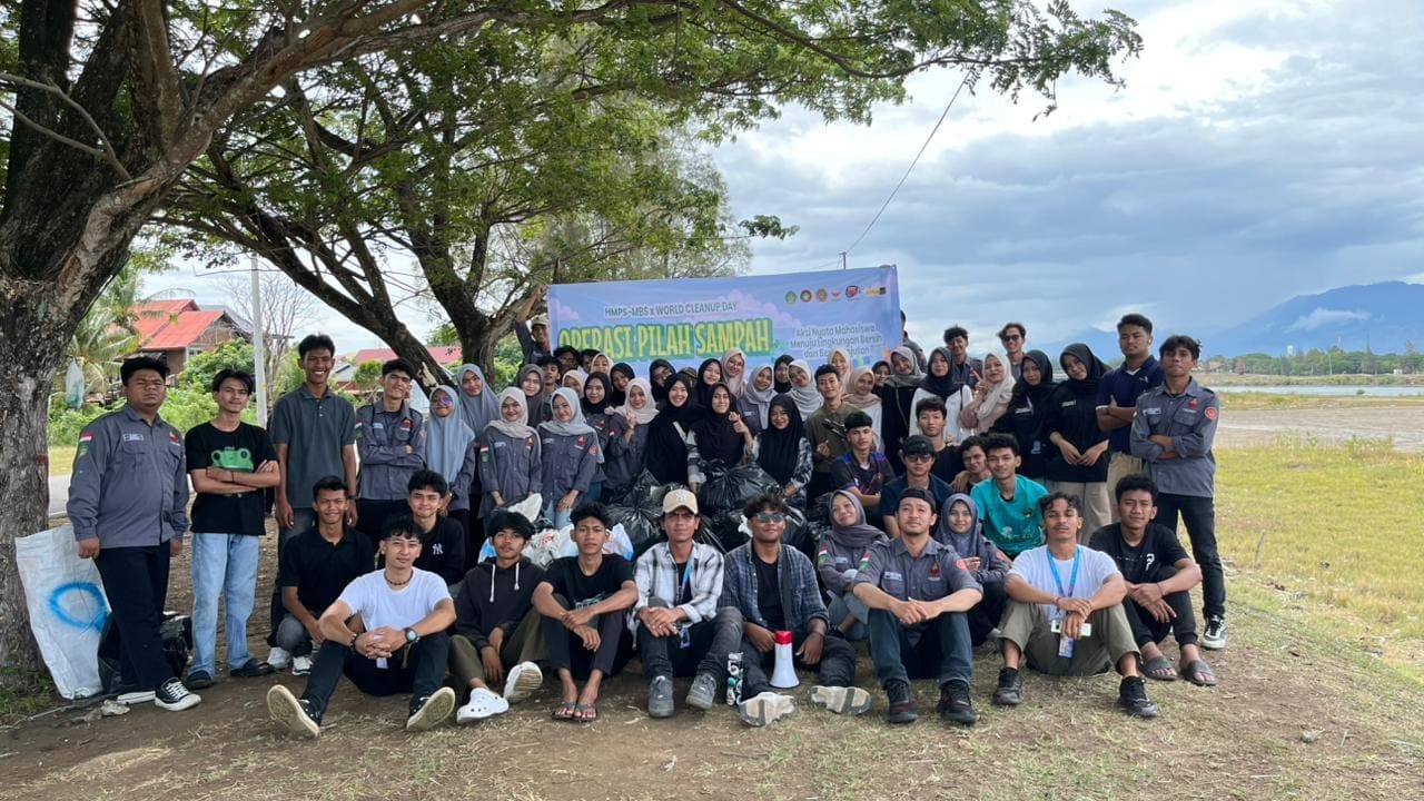 HMP MBS UIN Ar-Raniry usai melakukan operasi Pilah sampah di sekitar kampus UBBG