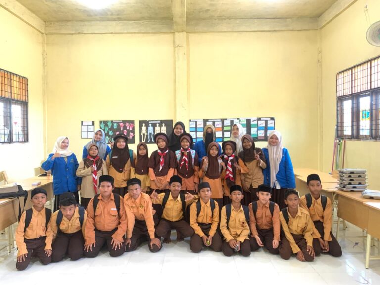 Mahasiswa MBKM Psikologi UIN Ar-Raniry Ajak Siswa Kenali Emosi