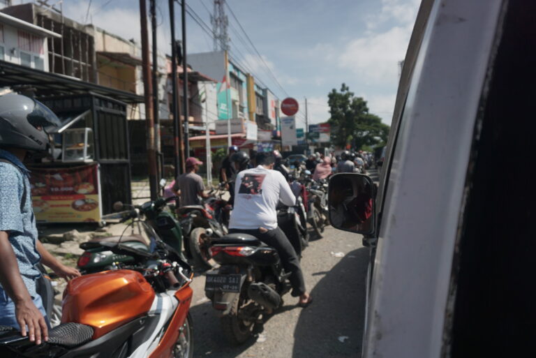 Panic Buying atau Bisnis, Fenomena Baru Pasca Bencana Aceh 2025