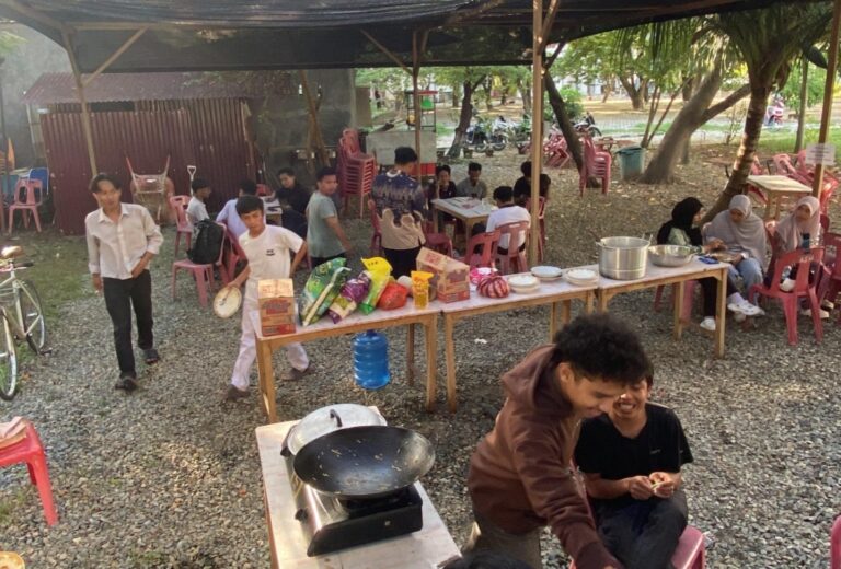 ORMAWA FSH UIN Ar-Raniry Buka Dapur Umum Untuk Mahasiswa Korban Bencana