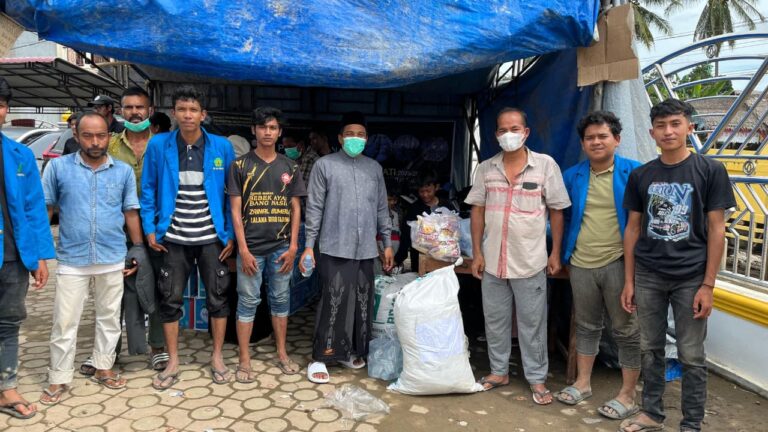 Tuntaskan Misi Kemanusiaan, FTK UIN Ar-Raniry Salurkan Bantuan di Derah Terdampak Parah Bencana Aceh