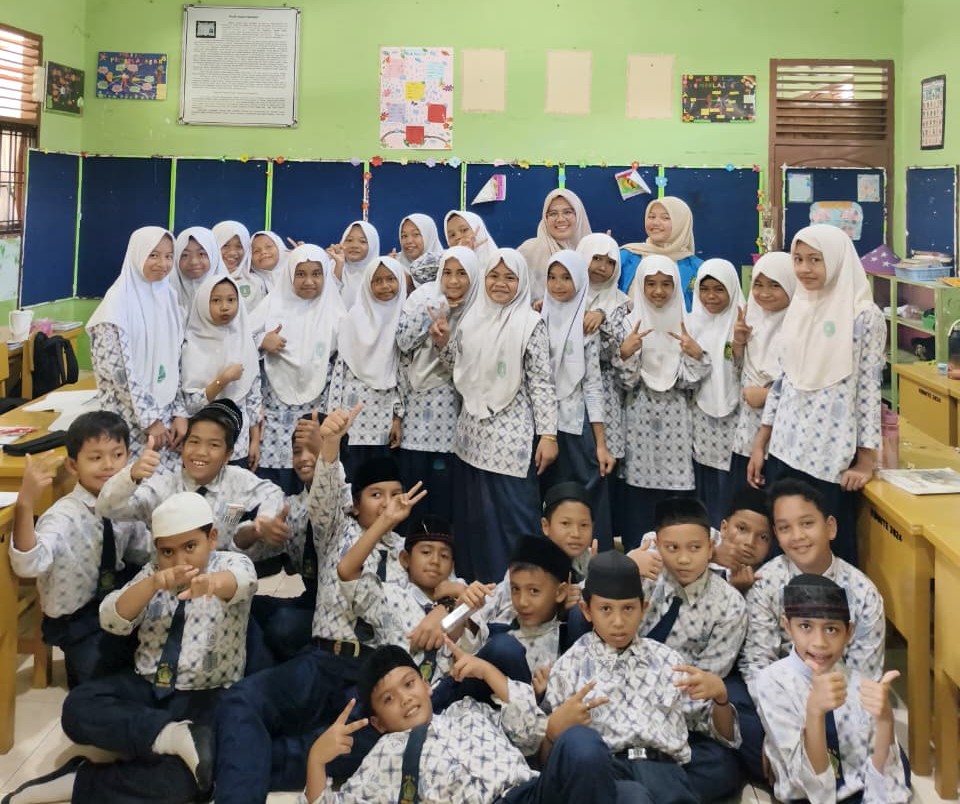 Mahasiswa Psikologi UIN Ar-Raniry Turun ke Madrasah Laksanakan Tes Prestasi Siswa