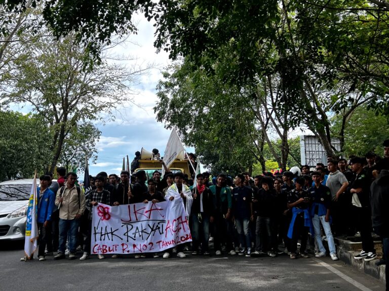 Tuntutan Pencabutan Pergub Picu Demonstrasi Mahasiswa Di Kantor Gubernur Aceh