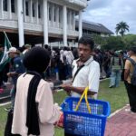 Saat Massa Menuntut Keadilan, Saiful Mencari Rezeki di Tengah Kericuhan
