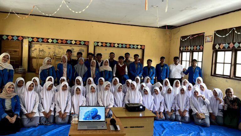 Untuk Kedua Kalinya, Mahasiswa UIN Ar-Raniry Gelar Saweu Sikula di SMA Negeri 1 Masjid Raya