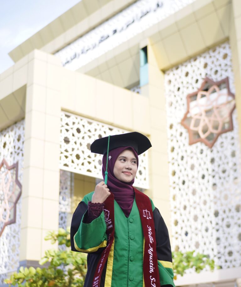 Nella Agustin, Lulusan Terbaik FSH UIN Ar-Raniry 2026, Selesaikan Studi Lewat Publikasi Scopus