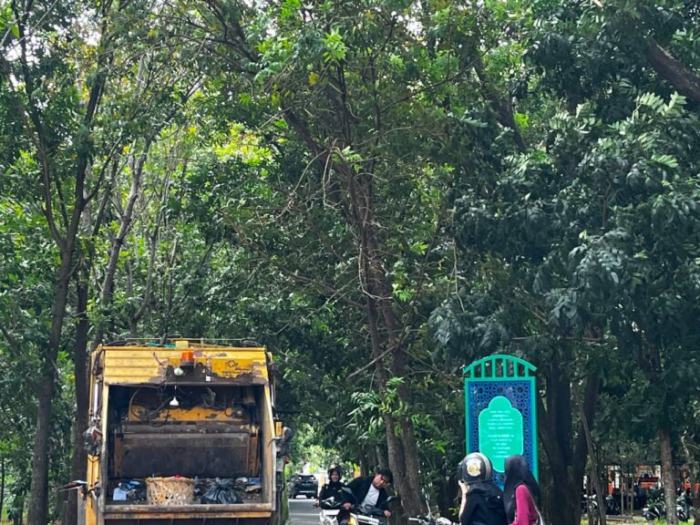 Peduli Lingkungan, Mahasiswa UIN Ar-Raniry Soroti Kebersihan dan Pengurangan Sampah Plastik di Kampus
